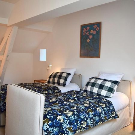 Cottages De Chateau De Vaux Yvre-l'Eveque Bagian luar foto