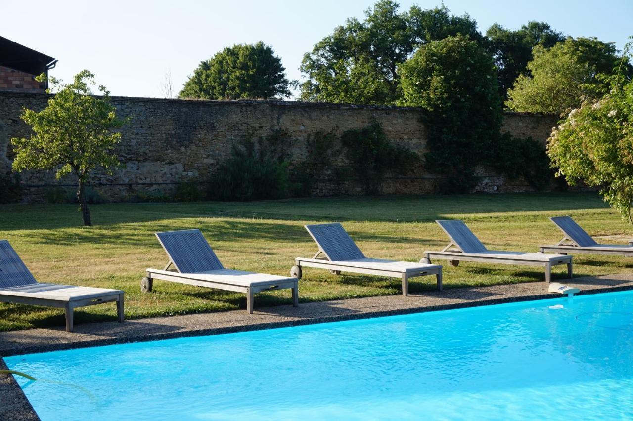 Cottages De Chateau De Vaux Yvre-l'Eveque Bagian luar foto