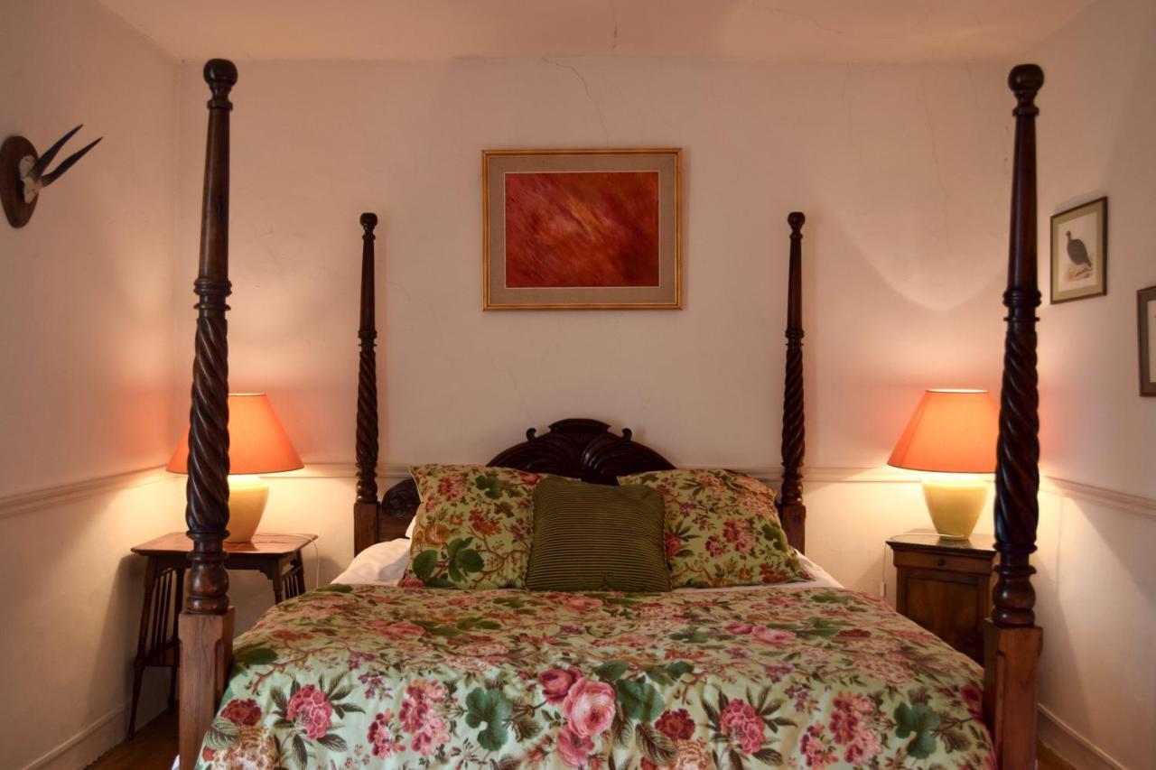 Cottages De Chateau De Vaux Yvre-l'Eveque Bagian luar foto