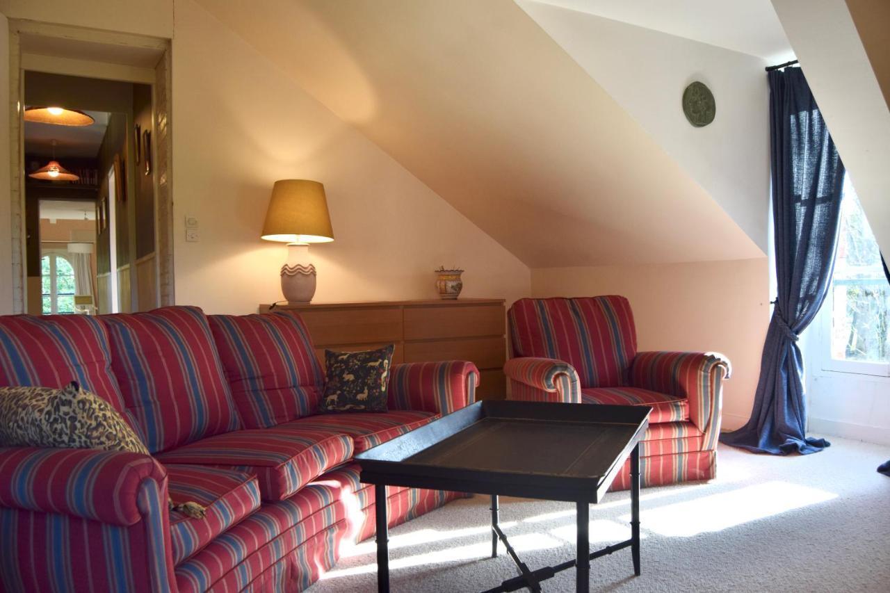 Cottages De Chateau De Vaux Yvre-l'Eveque Bagian luar foto
